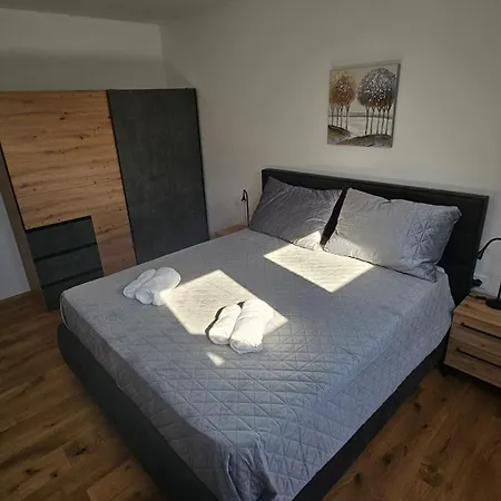 1 Pearl Apartment